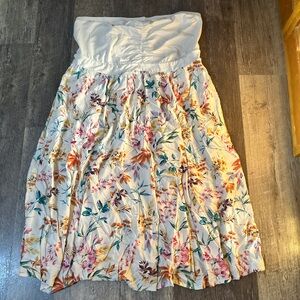 torrid White Strapless Floral Skirt with Multicolor Blossoms